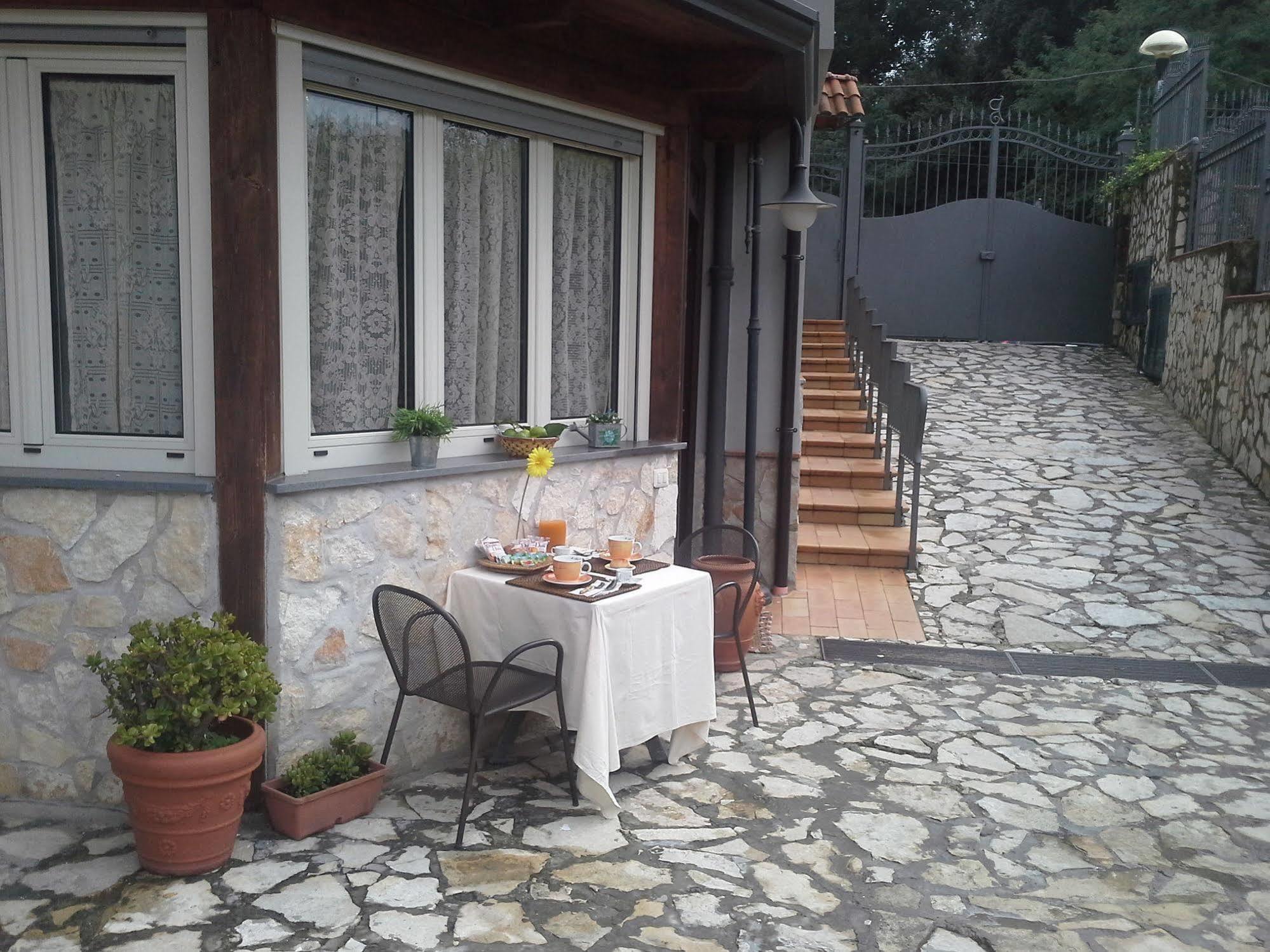 I Giardini Di Capodimonte 2 Bed & Breakfast Napoli Exterior foto