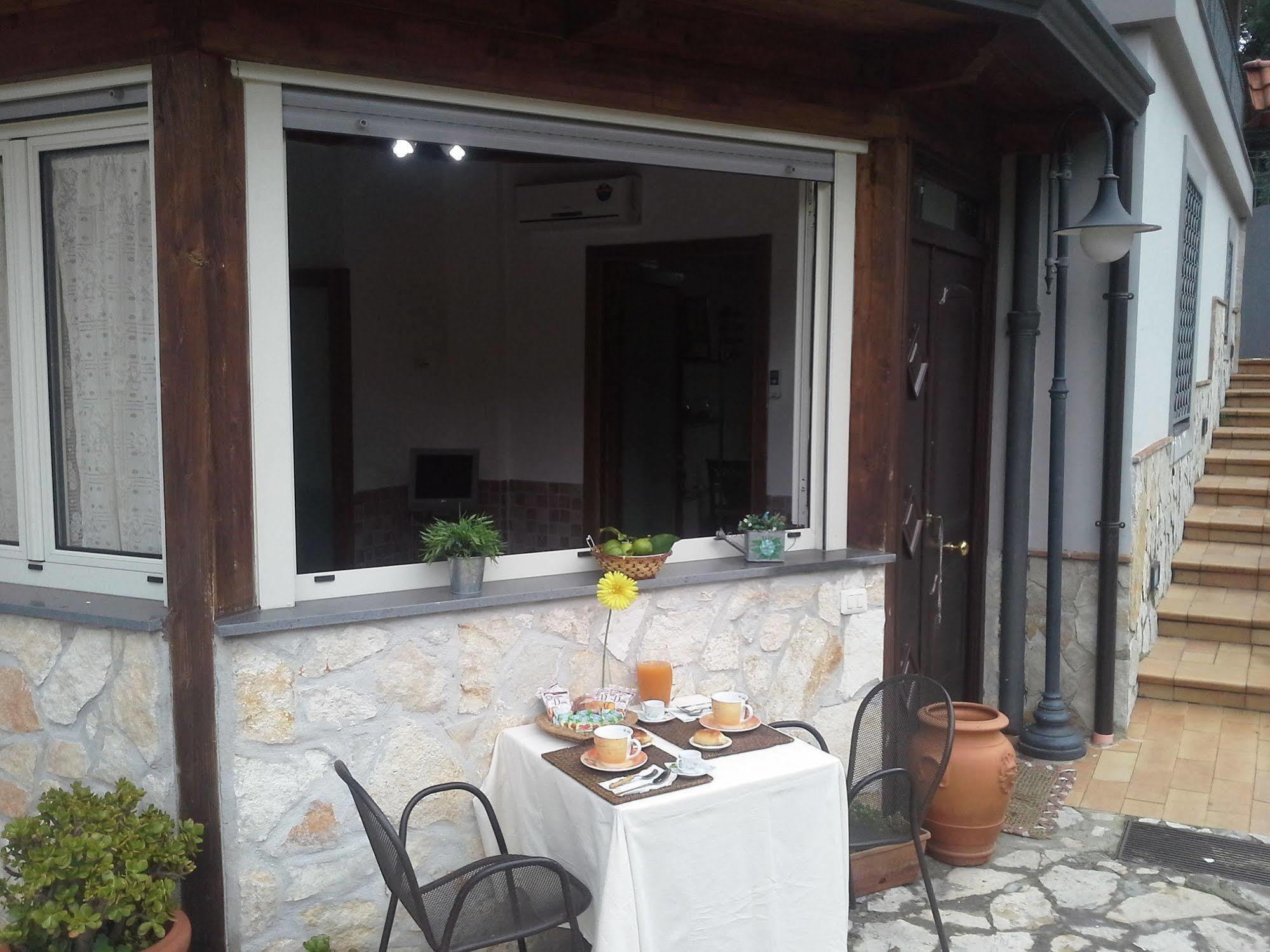 I Giardini Di Capodimonte 2 Bed & Breakfast Napoli Exterior foto