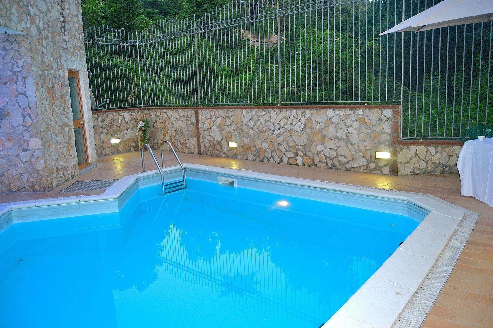I Giardini Di Capodimonte 2 Bed & Breakfast Napoli Exterior foto